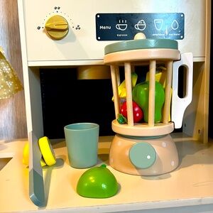 Wooden Blender and Accessories